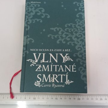 Carrie Ryanová: Vlny zmítané smrtí